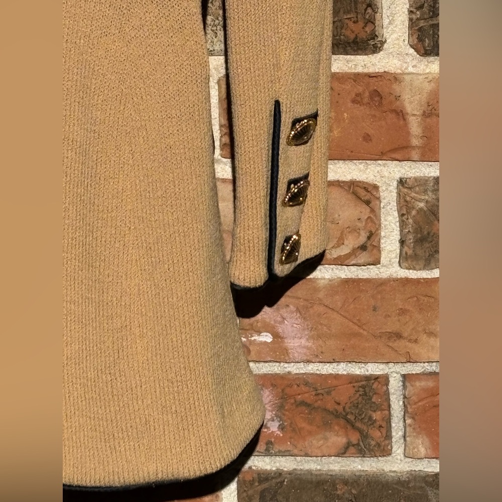 St.John Collection by Marie Gray,Tan Knit Jacket W/ Black Trim,Gold Buttons SZ 6 - Picture 10 of 12